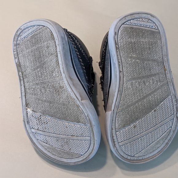 Toddler blue bootie sneaker.  Toddler: size 4 - Picture 8 of 11